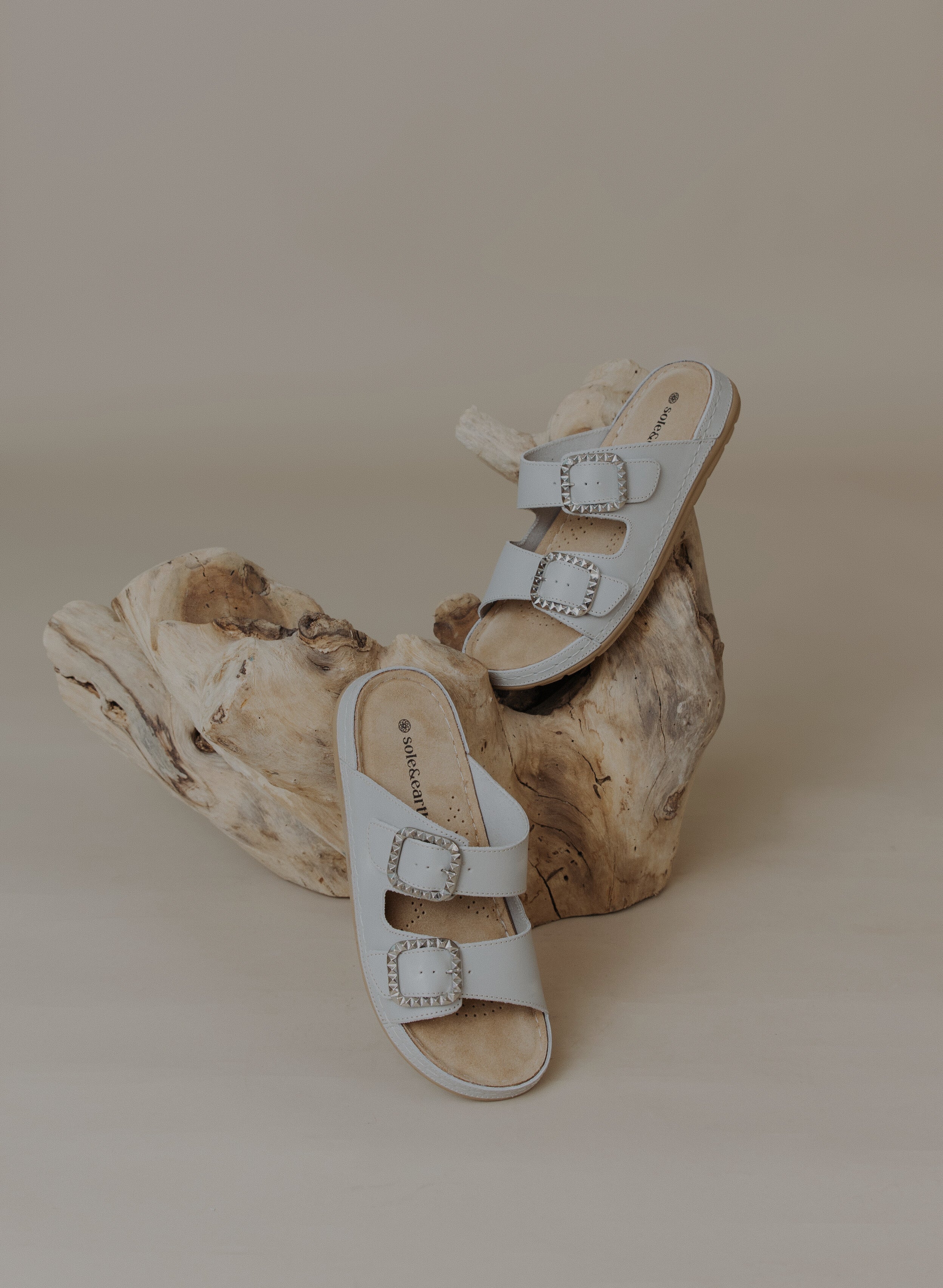 STUDDED BUCKLE SANDALS